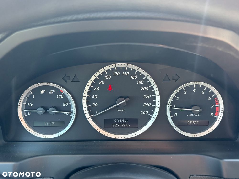 Mercedes-Benz Klasa C 180 Kompressor BlueEFFICIENCY Elegance - 13