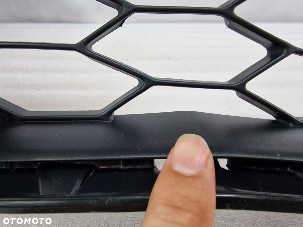 AUDI E-TRON Q6 85H 22- KRATKA ŚRODKOWA ZDERZAKA PRZEDNIEGO PRZÓD , NR 85H807683A , NR AUKCJI GL607 - 9