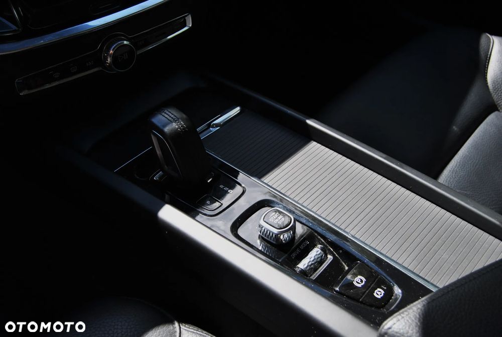 Volvo V60 B4 D Momentum - 14