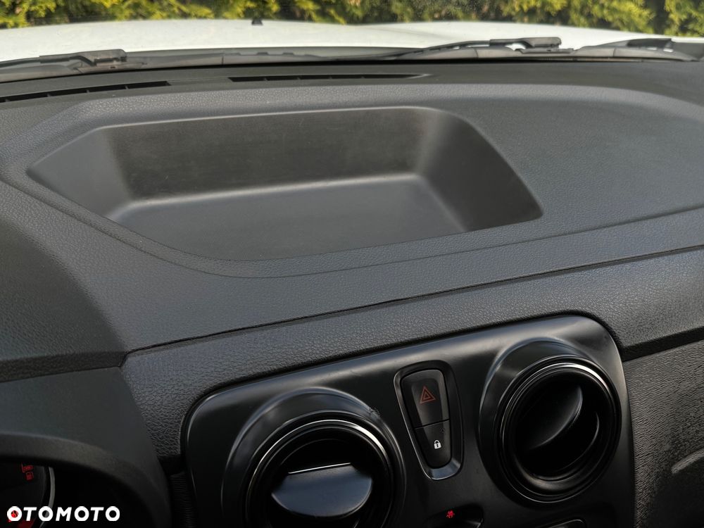 Dacia Lodgy 1.3 TCe Laureate S&S - 29