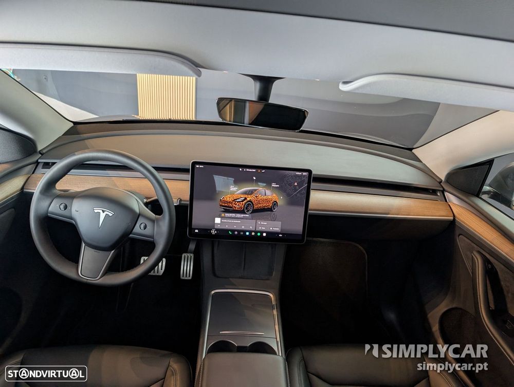 Tesla Model Y - 9