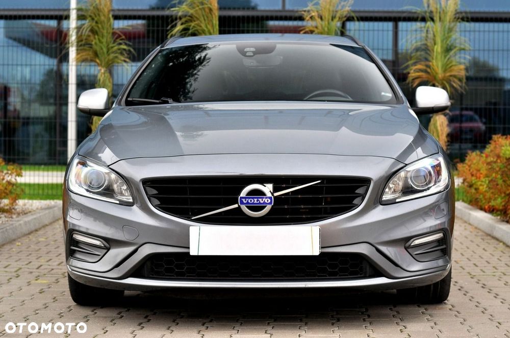Volvo V60 D3 R-Design - 11