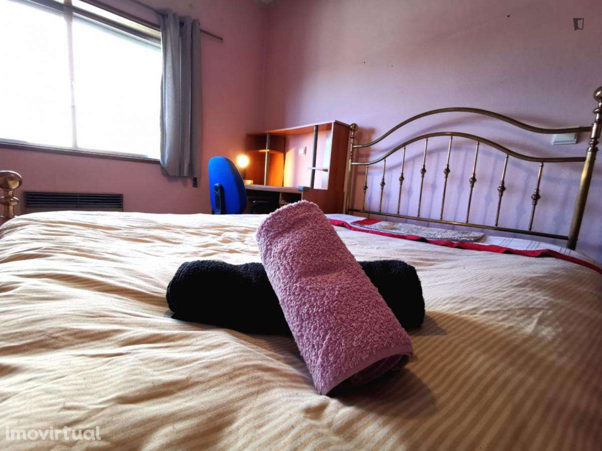 Quarto - localizado em Guimaraes - Grande imagem: 5/9