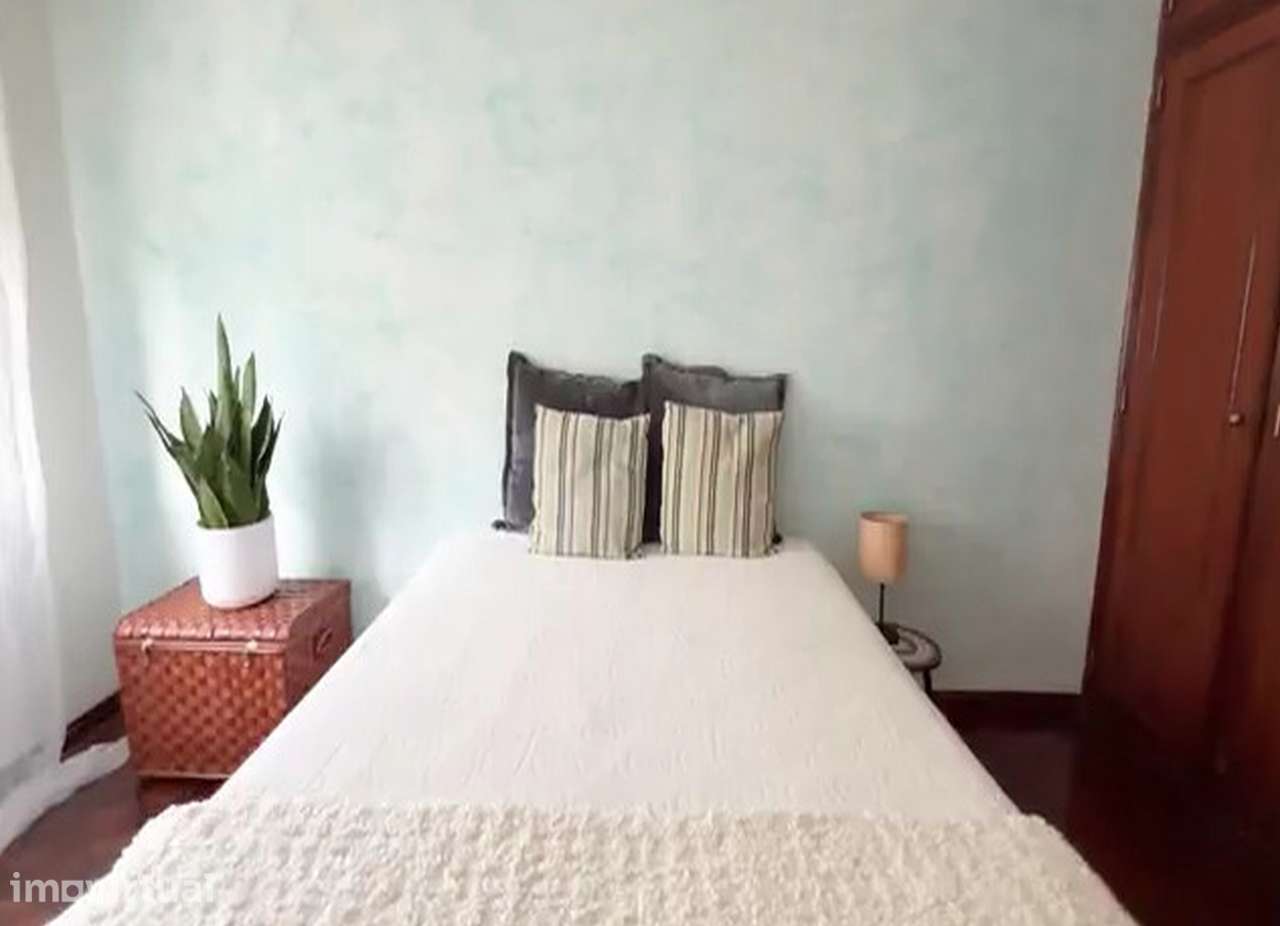 Apartamento T2 com varanda, ar condicionado e excelente localização - Grande imagem: 4/17
