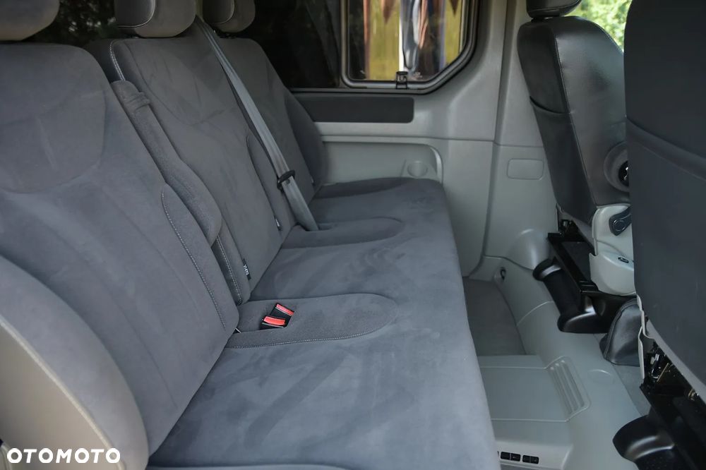 Renault Trafic Grand Passenger Black Edition - 16