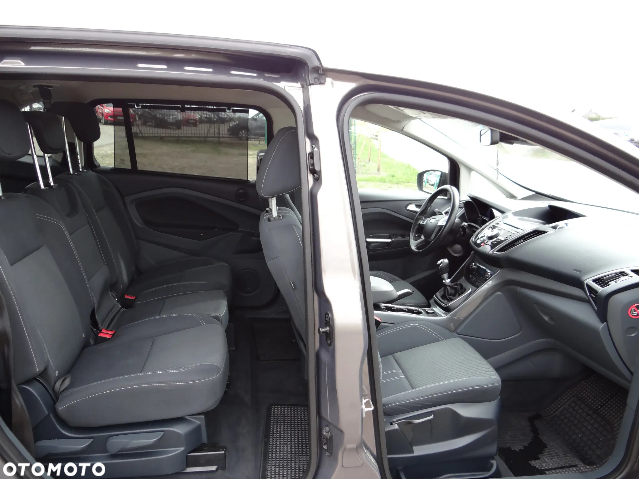 Ford Grand C-MAX - 10