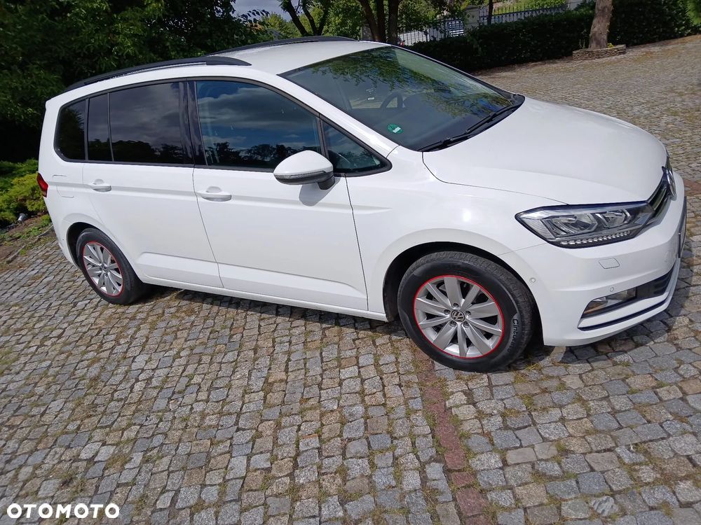 Volkswagen Touran - 24