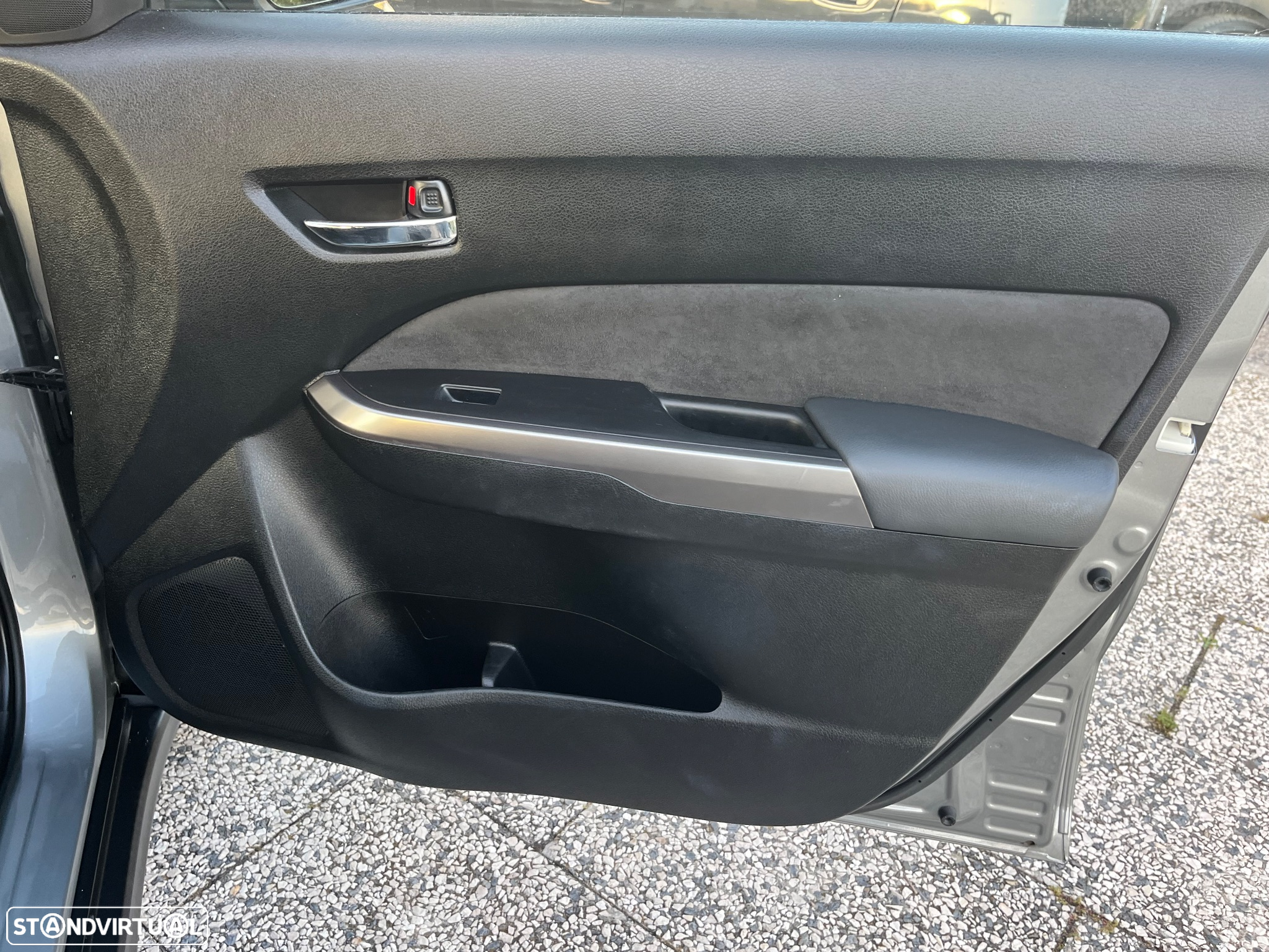 Suzuki Vitara 1.5L AGS GLX Strong Hybrid - 29