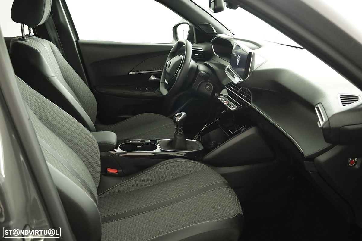 Peugeot 2008 1.2 PureTech Allure - 22