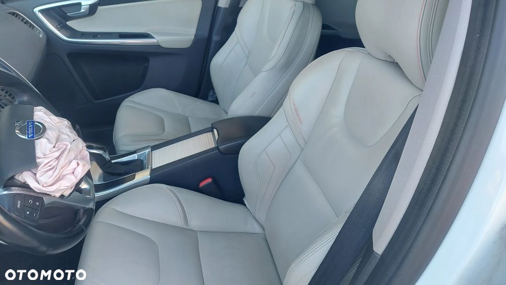 Volvo XC 60 D5 AWD Geartronic Ocean Race - 9