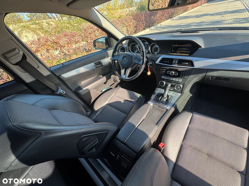 Mercedes-Benz Klasa C 180 BlueEFFICIENCY 7G-TRONIC Avantgarde - 11