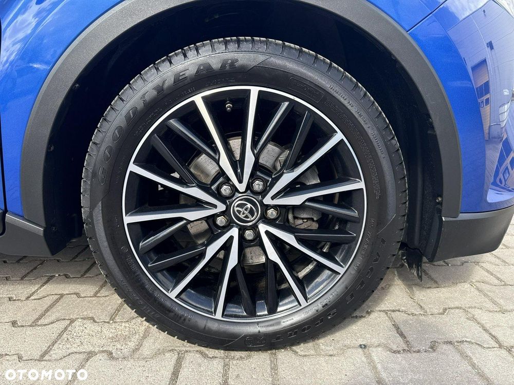 Toyota C-HR - 9