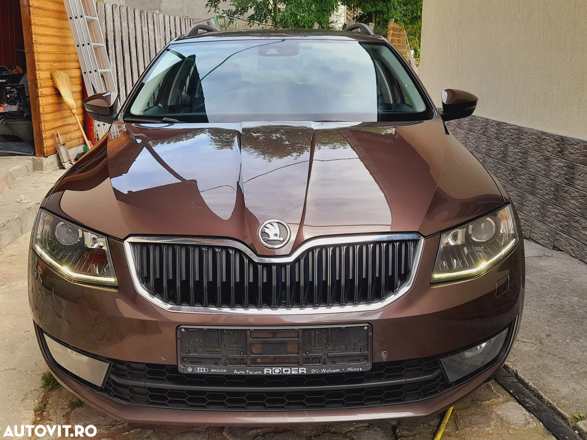 Skoda Octavia Combi 2.0 TDI DSG Premium Edition - 5