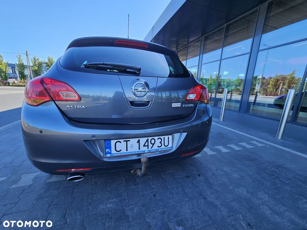 Opel Astra 2012 photo 5