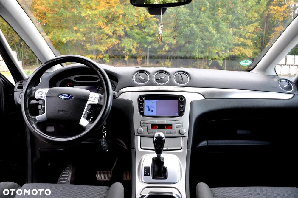 Ford S-Max 2.3 Titanium - 32