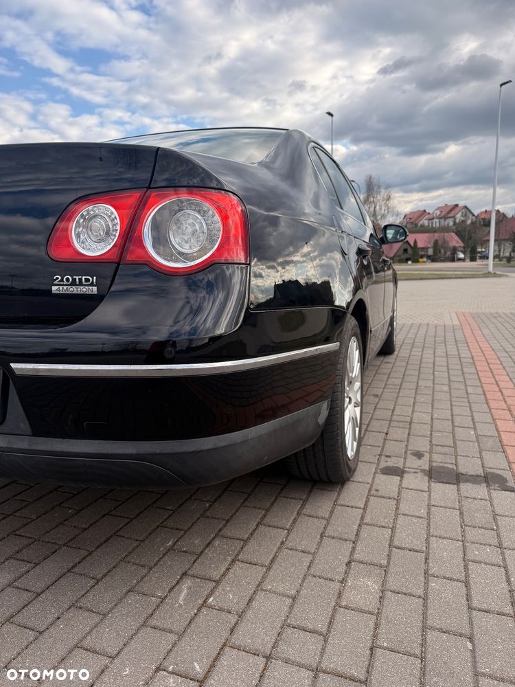 Volkswagen Passat 2.0 TDI 4Mot Highline - 3