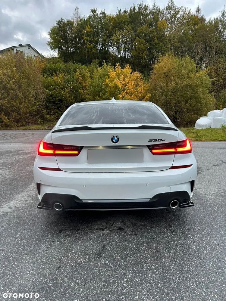 BMW Seria 3 330e PHEV M Sport - 3
