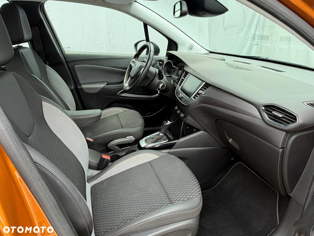 Opel Crossland X 1.2 T Design Line S&S - 23