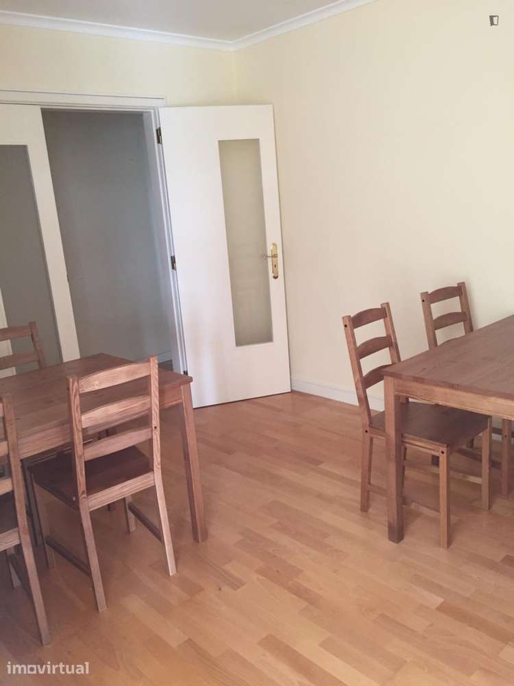 Quarto - localizado em Almada Lisbon - Grande imagem: 2/8
