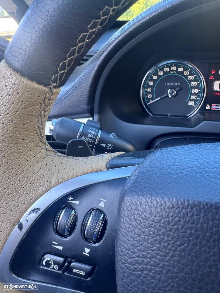 Jaguar XF Sportbrake 2.2 - 14