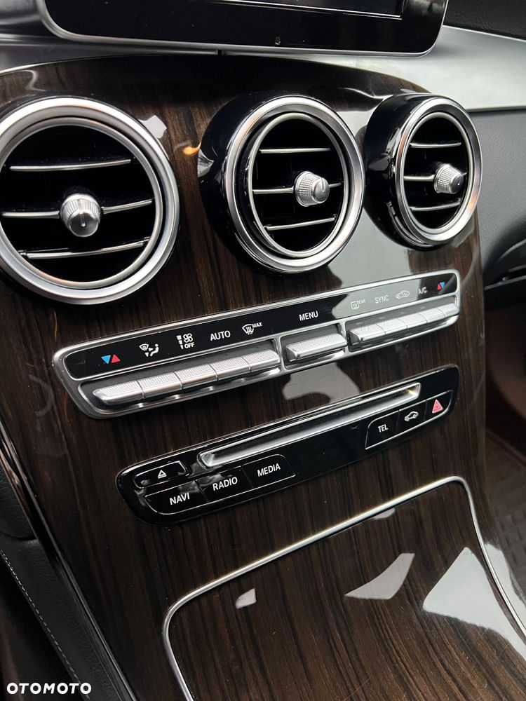 Mercedes-Benz GLC - 14