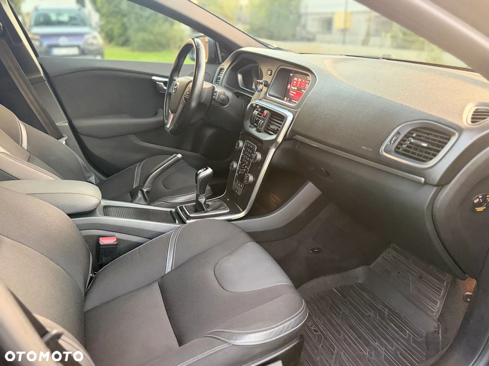 Volvo V40 D2 Drive-E Momentum - 20