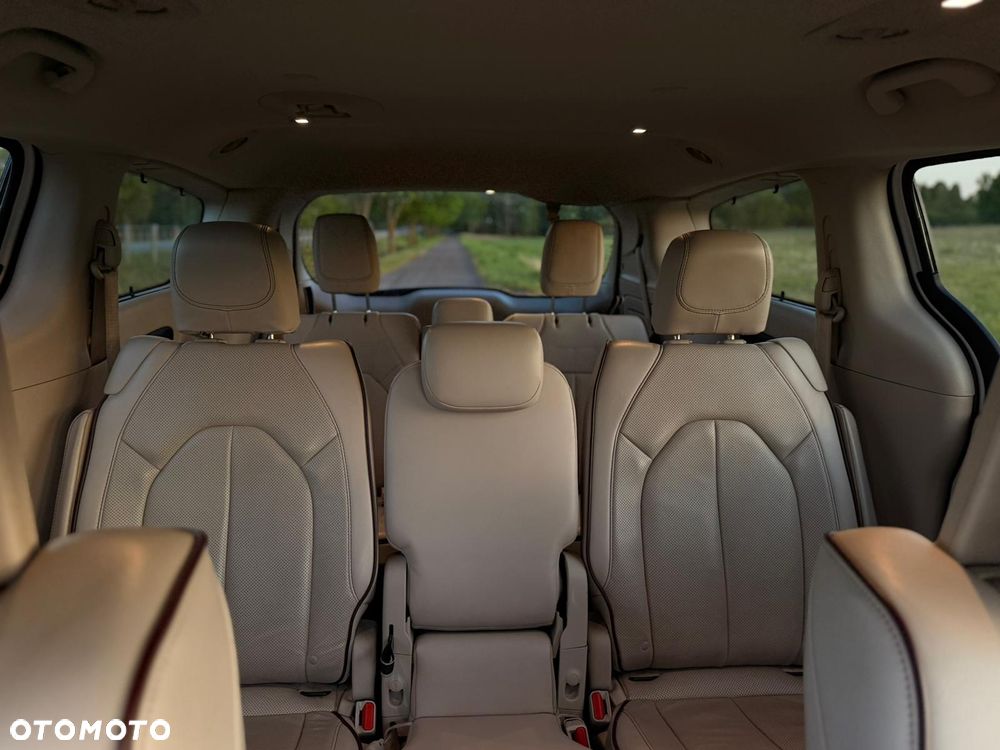 Chrysler Pacifica - 19