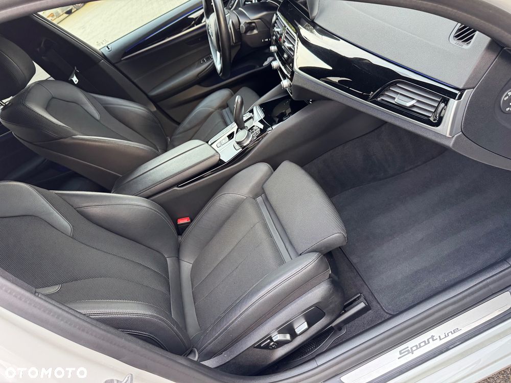 BMW Seria 5 530e xDrive M Sport Edition - 21