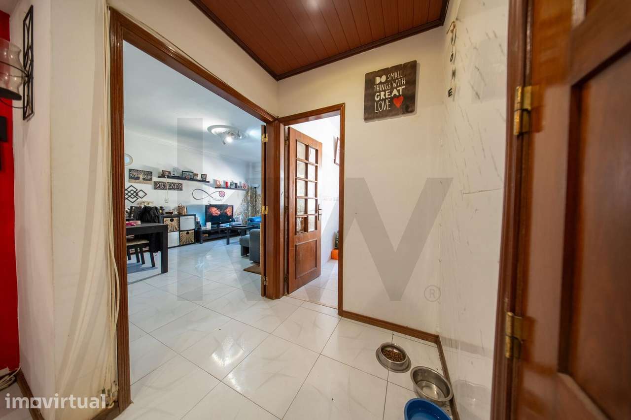 T2 para Renovar em Loures | 90 m2 - Grande imagem: 3/16