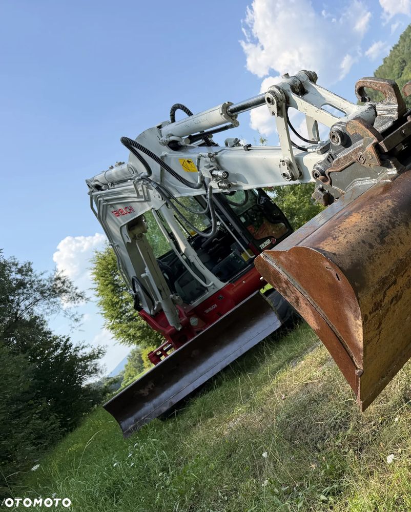 Takeuchi TB 260 Japońska Koparka Gąsienicowa 6 ton. Szybka maszyna i potężna moc. jak Nowa z Salonu 2020 rok. Niski Przebieg-2800mtg. KLIMATYZACJA. Nagłośnienie. Łyżka skarpowa oraz kopiąca. Szybko-złącze hydrauliczne. Yanmar silnik 4 cylindry! Maszyna z Norwegii. ani deka luzów i wycieków! OKAZJA Linia Hydr podwójna. Plus .Długie ramię PLUS. Oświetlenie LED dodatkowe. Zamki na tłokach. Wielka Okazja! Pełne sterowanie z dżojstików!! Aktualna DEKRA! - 21