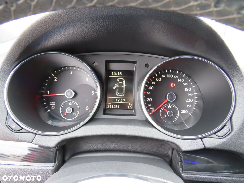 Volkswagen Golf - 22