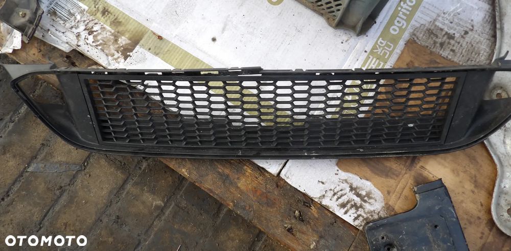 BMW - F10,F11 - KRATKA ZDERZAKA - M PAKIET - PRZÓD - 8049347 - 2