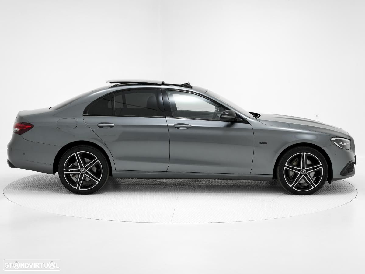 Mercedes-Benz E 300 de 4Matic T 9G-TRONIC Avantgarde - 2