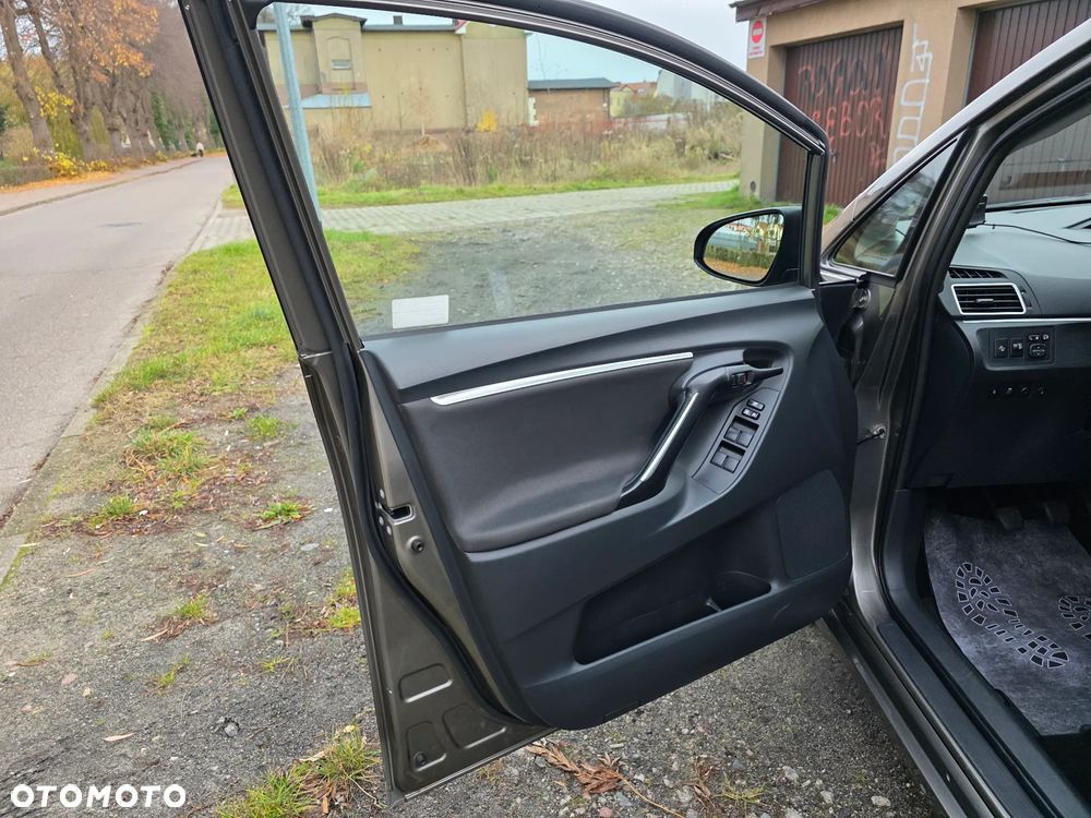 Toyota Verso 1.8 Premium - 12