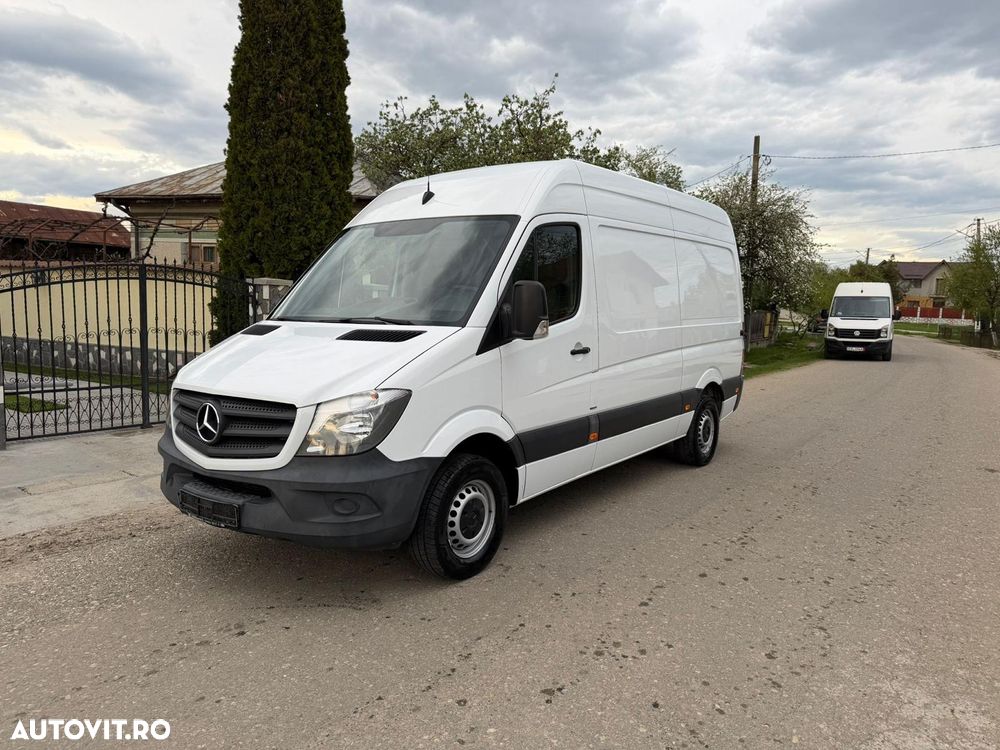 Mercedes-Benz Sprinter - 2