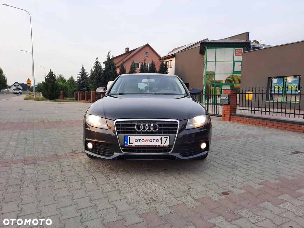 Audi A4 Limousine - 8