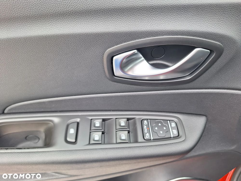 Renault Captur (ENERGY) TCe 90 BOSE EDITION - 27