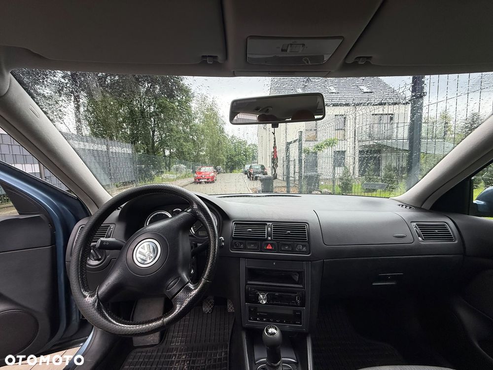 Volkswagen Golf - 6