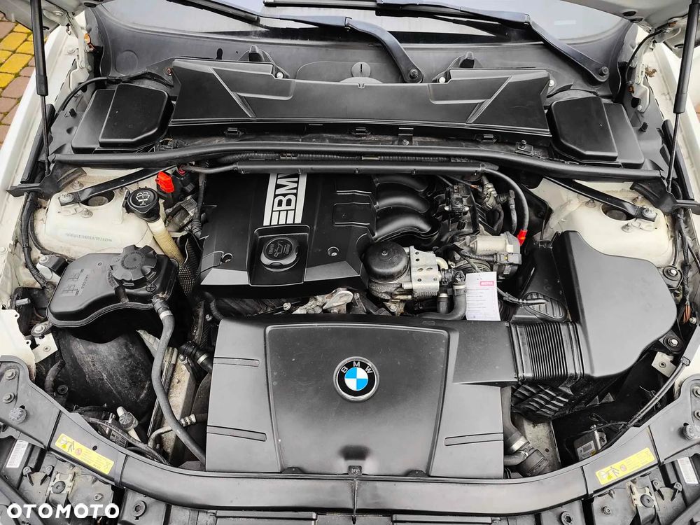 BMW Seria 3 320i - 7