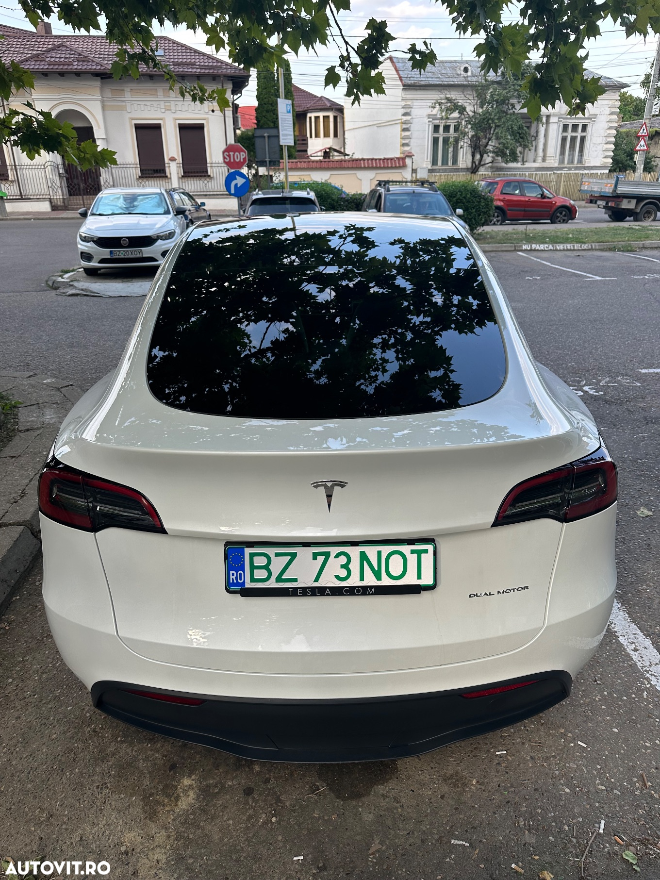 Tesla Model Y - 5