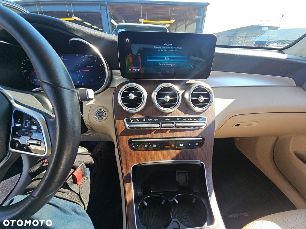 Mercedes-Benz GLC 300 4Matic 9G-TRONIC Exclusive - 9
