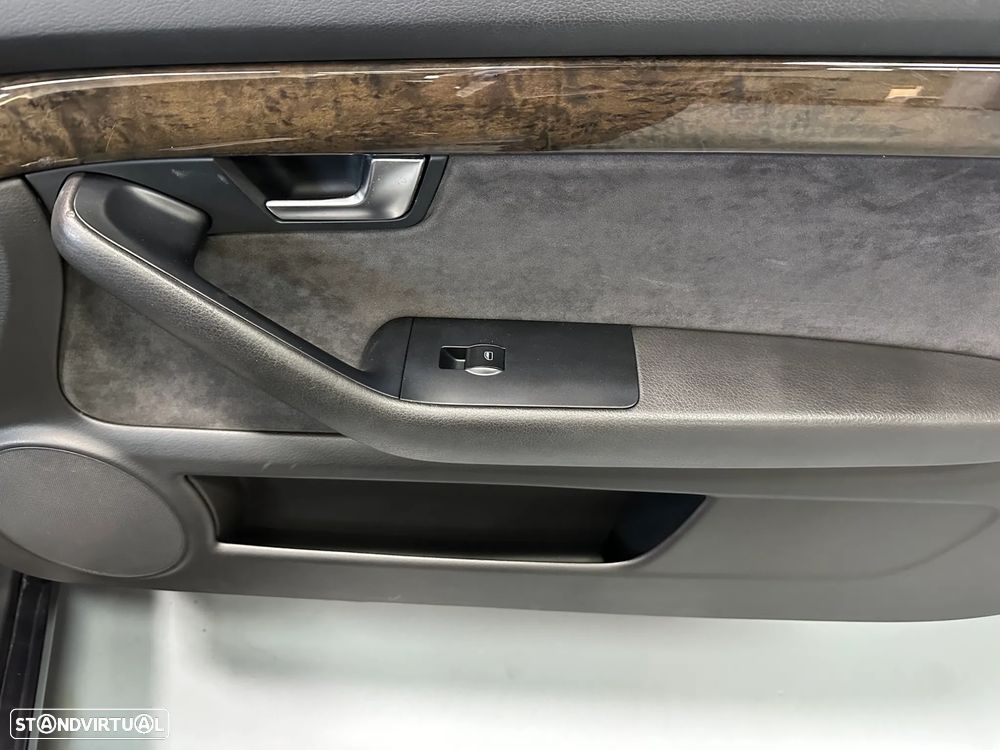 Audi A4 Cabrio 2.0 TDi Exclusive - 17