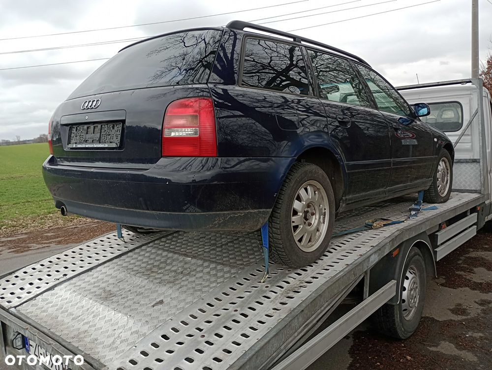 Audi A4 B5 - czesci blacharskie LY5K lampy fotele drzwi zderzaki i inne