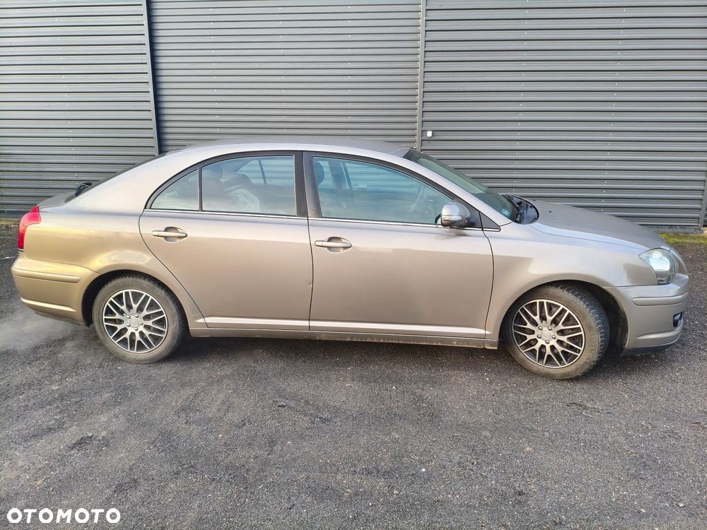 Toyota Avensis 1.8 VVT-i Luna - 3