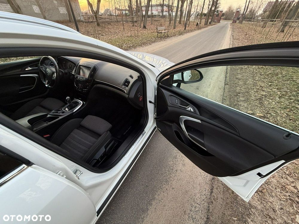 Opel Insignia - 32