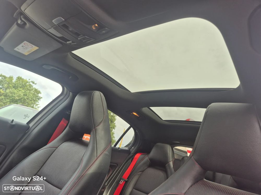 Mercedes-Benz GLA 45 AMG 4Matic Speedshift 7G-DCT Night Edition - 24