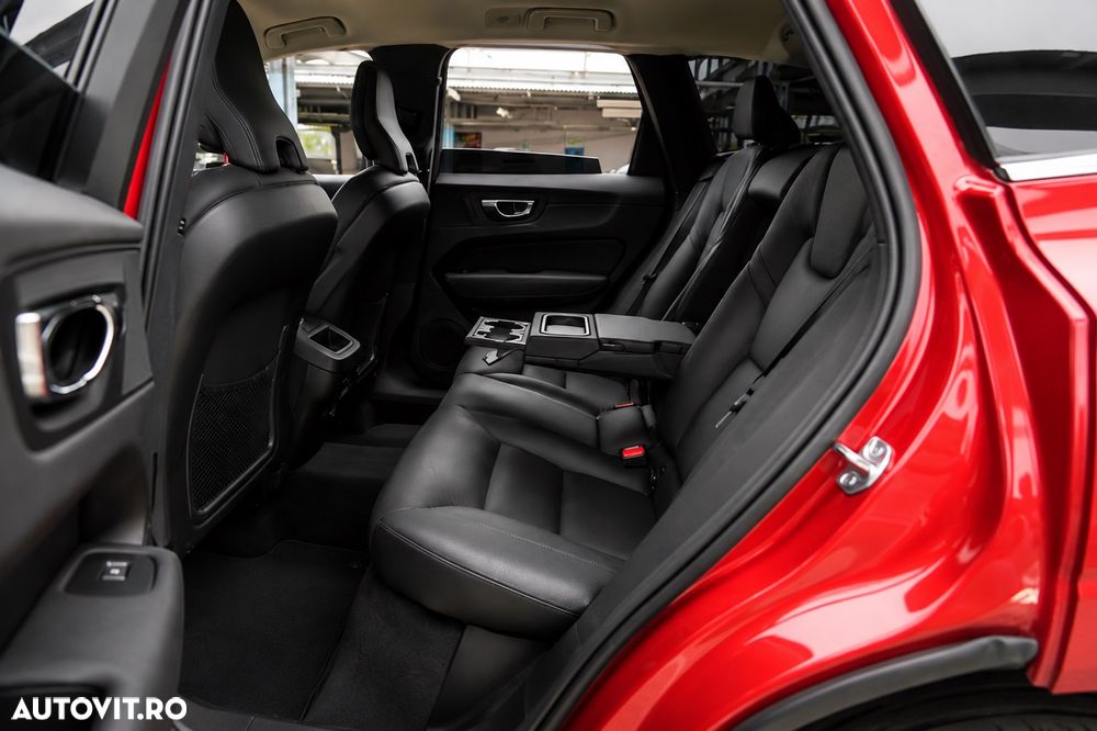 Volvo XC 60 D4 Geartronic Momentum Pro - 11