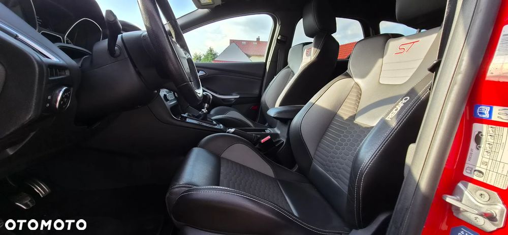 Ford Focus 2.0 EcoBoost ST-2 - 31