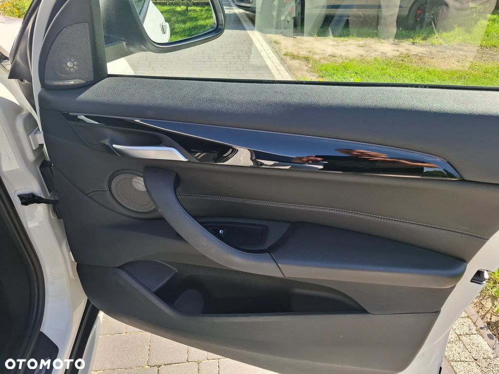 BMW X1 sDrive18d Sport Line - 17