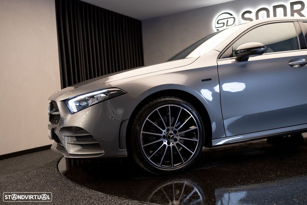 Mercedes-Benz A 250 e AMG Line - 23